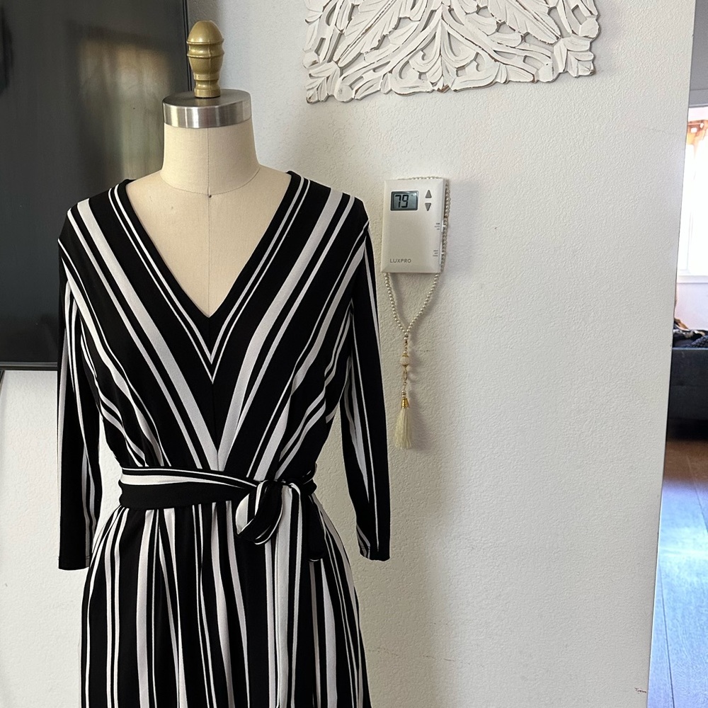 Strip Black and White midi dress